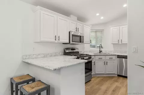 Kitchen - 22899 Byron Rd #77, Crestline, CA 92325 photo 3 of 5