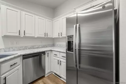 Kitchen - 22899 Byron Rd #77, Crestline, CA 92325 photo 5 of 5