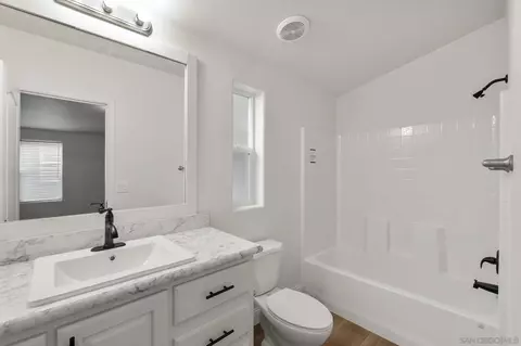 Bath - 22899 Byron Rd #77, Crestline, CA 92325 photo 2 of 4