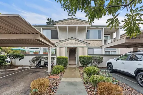 3063 Barnard #4, San Diego, CA 92110