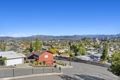 View/Area - 831 E 3rd Ave UNIT 4, Escondido, CA 92025 photo 4 of 4