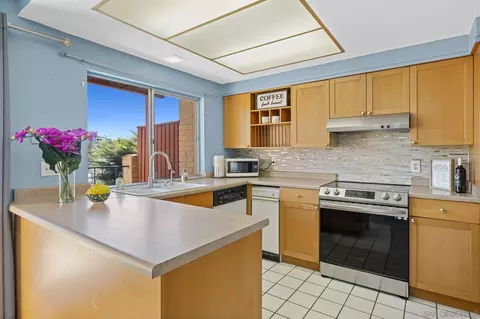 Kitchen - 831 E 3rd Ave UNIT 4, Escondido, CA 92025 photo 1 of 4