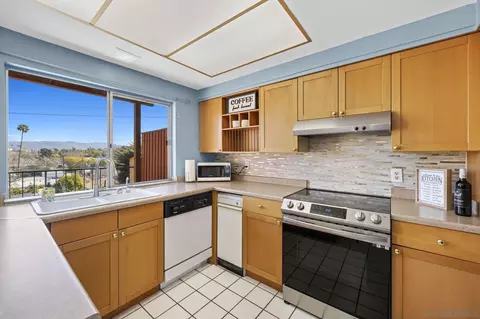 Kitchen - 831 E 3rd Ave UNIT 4, Escondido, CA 92025 photo 3 of 4
