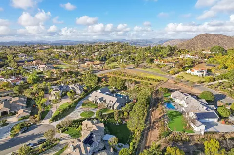 View/Area - 17702 Old Winery Way, Poway, CA 92064 photo 2 of 4