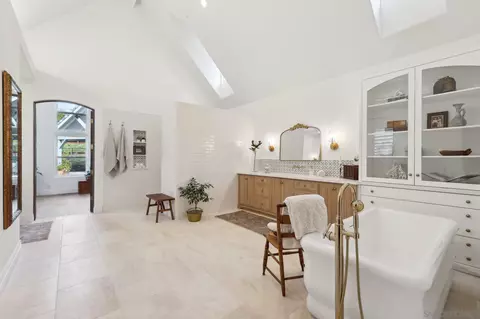 Bath - 17702 Old Winery Way, Poway, CA 92064 photo 1 of 13