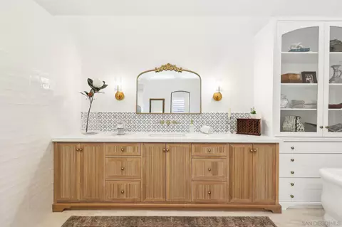 Bath - 17702 Old Winery Way, Poway, CA 92064 photo 5 of 13
