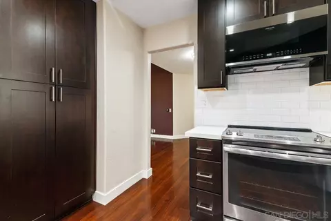 Kitchen - 1764 Arroyo Gln, Escondido, CA 92026 photo 3 of 4