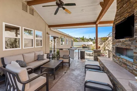 Exterior - 9806 Old Ridge Rd, Spring Valley, CA 91977 photo 9 of 16