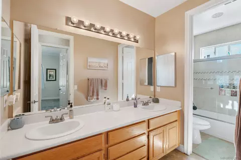Bath - 9806 Old Ridge Rd, Spring Valley, CA 91977 photo 4 of 4