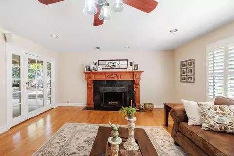 Living - 13338 Arroya Vis, Poway, CA 92064 photo 2 of 3