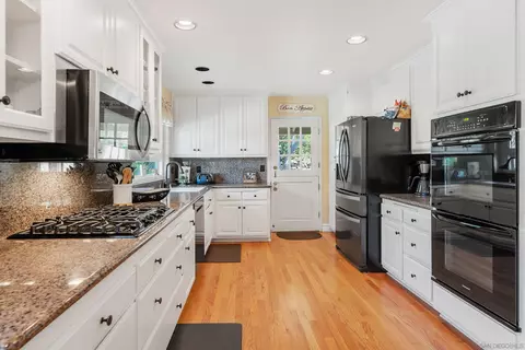 Kitchen - 13338 Arroya Vis, Poway, CA 92064 photo 1 of 4