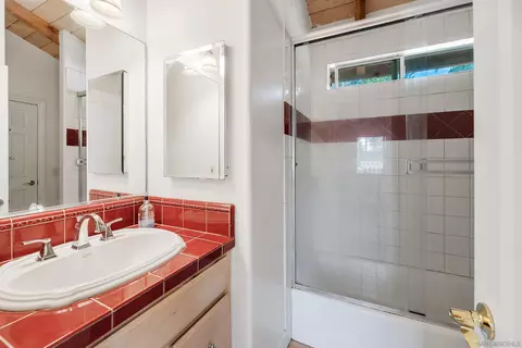 Bath - 13338 Arroya Vis, Poway, CA 92064 photo 4 of 4