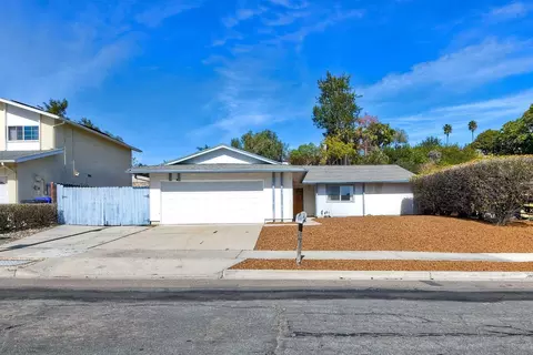 2726 Thunder Dr, Oceanside, CA 92056 photo 2