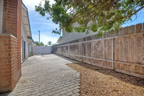 2726 Thunder Dr, Oceanside, CA 92056 photo 25