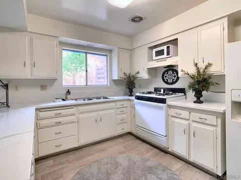 Kitchen - 10111 Norte Mesa Dr, Spring Valley, CA 91977 photo 1 of 2
