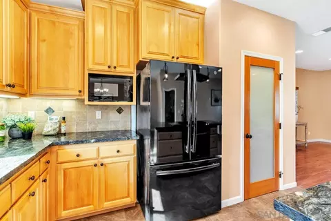 Kitchen - 10221 Del Rio Rd, Spring Valley, CA 91978 photo 6 of 7