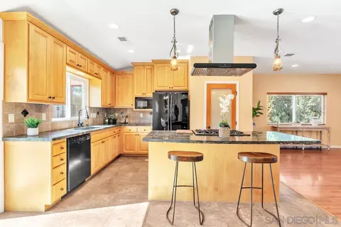 Kitchen - 10221 Del Rio Rd, Spring Valley, CA 91978 photo 2 of 7