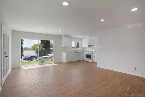 Living - 9820 Saint George St, Spring Valley, CA 91977 photo 2 of 3