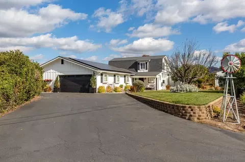 1115 N Stage Coach Ln, Fallbrook, CA 92028 photo 3