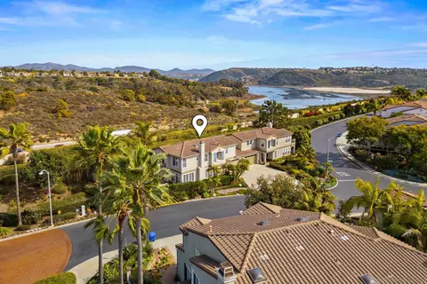 7452 Neptune Dr, Carlsbad, CA 92011