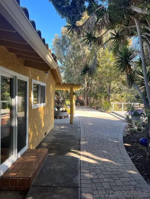 Exterior - 1410 Crestridge Dr, Oceanside, CA 92054 photo 5 of 27