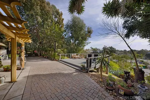 Exterior - 1410 Crestridge Dr, Oceanside, CA 92054 photo 21 of 27