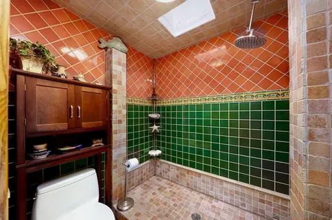 Bath - 1410 Crestridge Dr, Oceanside, CA 92054 photo 3 of 6