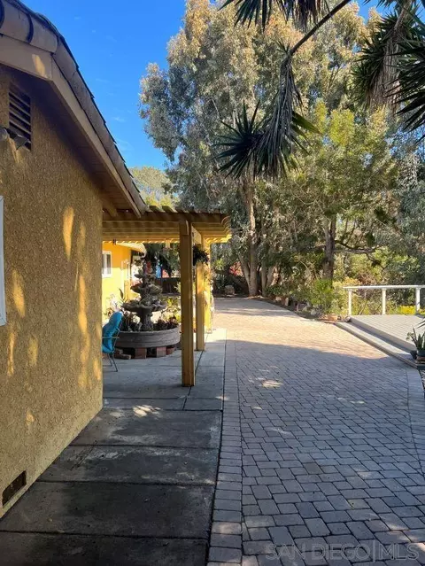 Exterior - 1410 Crestridge Dr, Oceanside, CA 92054 photo 8 of 27