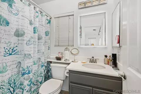 Bath - 10021 Destiny Mountain Ct, Spring Valley, CA 91978 photo 3 of 6