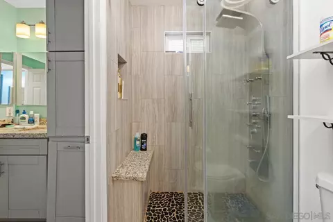 Bath - 10021 Destiny Mountain Ct, Spring Valley, CA 91978 photo 5 of 6