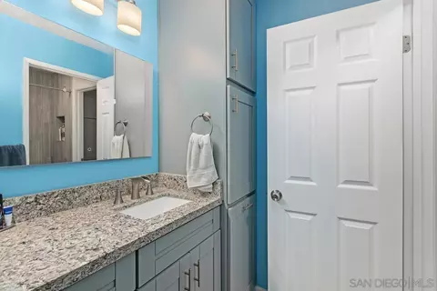 Bath - 10021 Destiny Mountain Ct, Spring Valley, CA 91978 photo 6 of 6