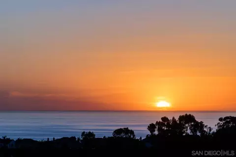 6685 Sweet Clover Ln, Carlsbad, CA 92011