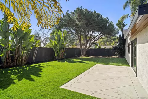 Exterior - 1525 Lauralynn Pl, Oceanside, CA 92054 photo 6 of 10