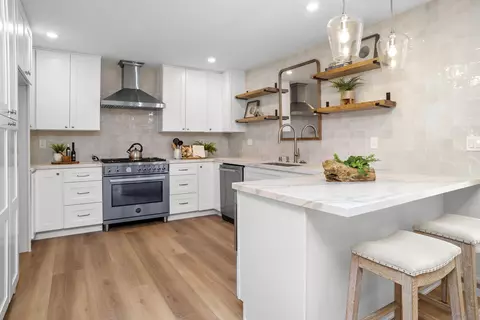 Kitchen - 1525 Lauralynn Pl, Oceanside, CA 92054 photo 2 of 5