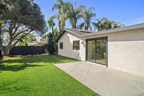 Exterior - 1525 Lauralynn Pl, Oceanside, CA 92054 photo 5 of 10