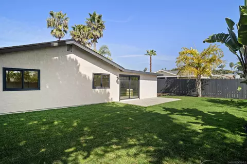 Exterior - 1525 Lauralynn Pl, Oceanside, CA 92054 photo 7 of 10