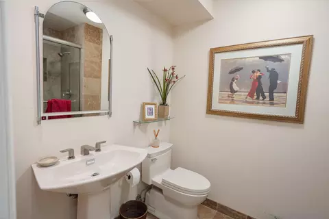 Bath - 684 Arden Dr, Encinitas, CA 92024 photo 2 of 4