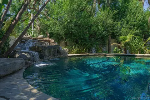 Exterior - 684 Arden Dr, Encinitas, CA 92024 photo 16 of 19