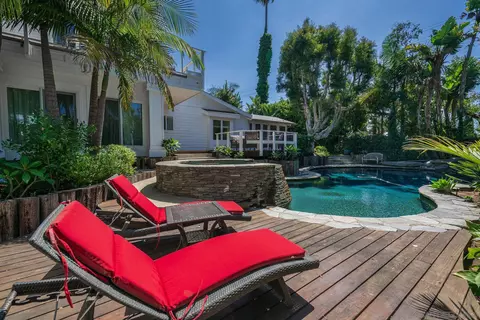 Exterior - 684 Arden Dr, Encinitas, CA 92024 photo 9 of 19
