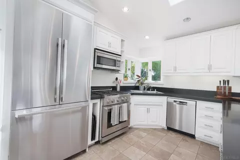 Kitchen - 684 Arden Dr, Encinitas, CA 92024 photo 1 of 2