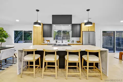 7210 Hamlet Ct, San Diego, CA 92120