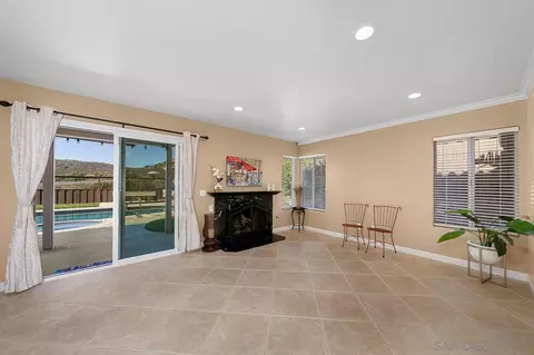 Living - 13558 Quiet Hills Dr, Poway, CA 92064 photo 1 of 4