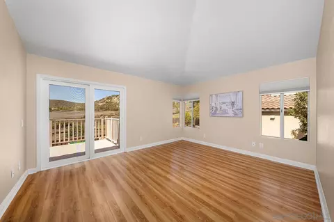 Living - 13558 Quiet Hills Dr, Poway, CA 92064 photo 3 of 4