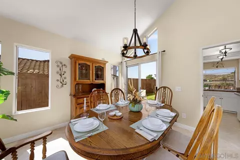 Dining - 13558 Quiet Hills Dr, Poway, CA 92064 photo 2 of 2