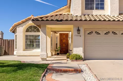 Exterior - 13558 Quiet Hills Dr, Poway, CA 92064 photo 3 of 11