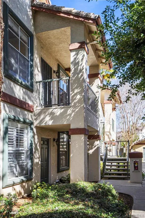 10864 Sabre Hill Dr #258, San Diego, CA 92128