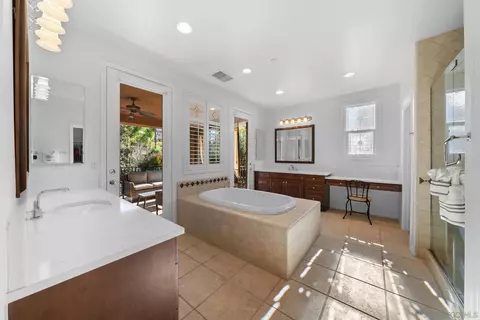 Bath - 3147 Skyline View Gln, Escondido, CA 92027 photo 7 of 8