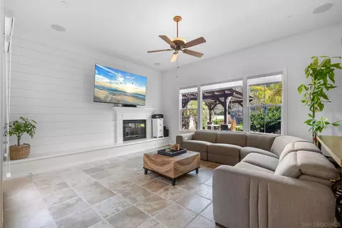 Living - 3147 Skyline View Gln, Escondido, CA 92027 photo 2 of 2