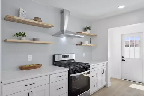 Kitchen - 862 Denise Ln, El Cajon, CA 92020 photo 4 of 6