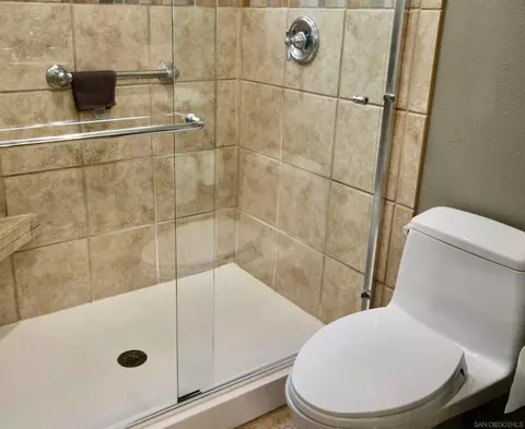Bath - 17741 Valle De Lobo Dr, Poway, CA 92064 photo 3 of 9